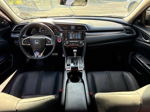 Used 2019 Honda Civic Touring image 14
