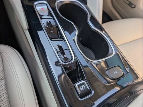 Used 2021 Buick Envision Essence w/ Technology Package I FWD image 14