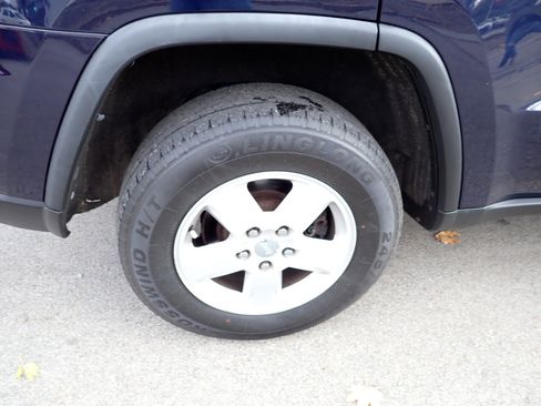 Used 2012 Jeep Grand Cherokee Laredo w/ Laredo E Group image 15