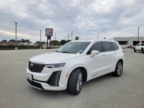 Used 2023 Cadillac XT6 Premium Luxury FWD image 9
