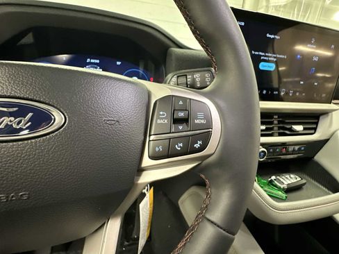 New 2026 Ford Explorer Active w/ Active Comfort Package image 9