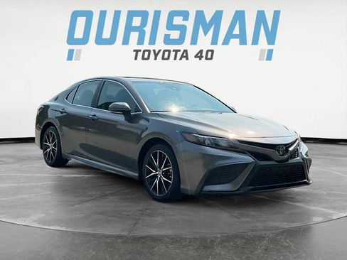 Used 2024 Toyota Camry SE FWD image 1