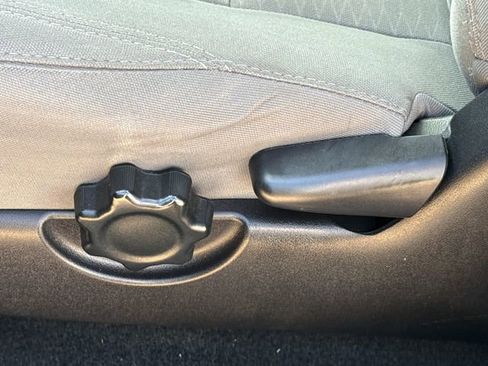 Used 2019 Toyota Tacoma SR5 RWD image 19