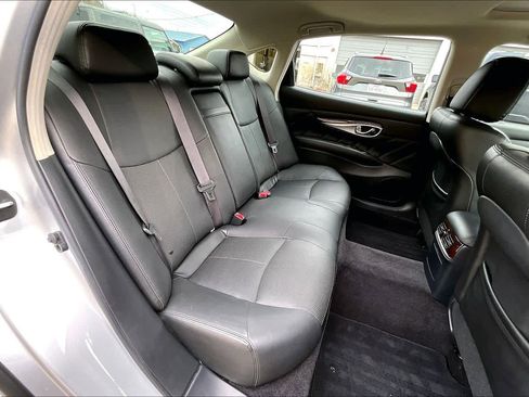 Used 2018 INFINITI Q70 L 3.7 image 20