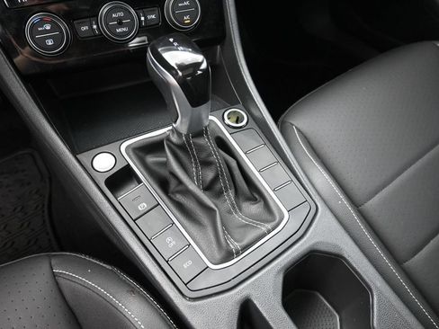 Used 2024 Volkswagen Jetta SE w/ Panoramic Sunroof Package FWD image 30