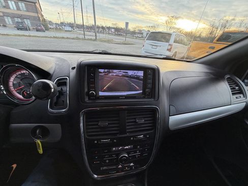 Used 2019 Dodge Grand Caravan GT FWD image 37