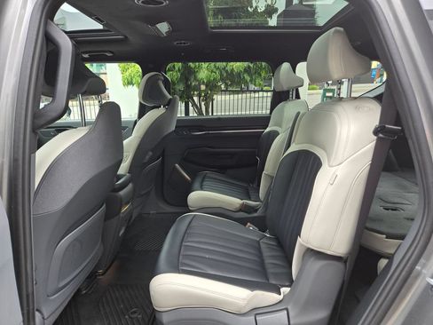 Certified 2024 Kia EV9 GT-Line AWD/4WD image 15