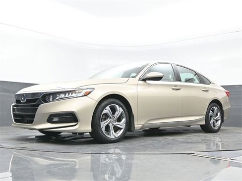 Certified 2018 Honda Accord EX image 22
