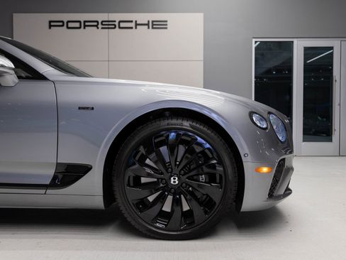 Used 2024 Bentley Continental GT image 11