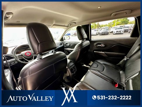 Used 2019 Jeep Cherokee Limited image 22