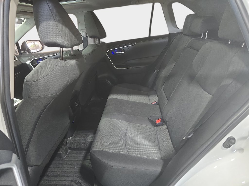 Used 2022 Toyota RAV4 XLE w/ Convenience Package FWD image 25