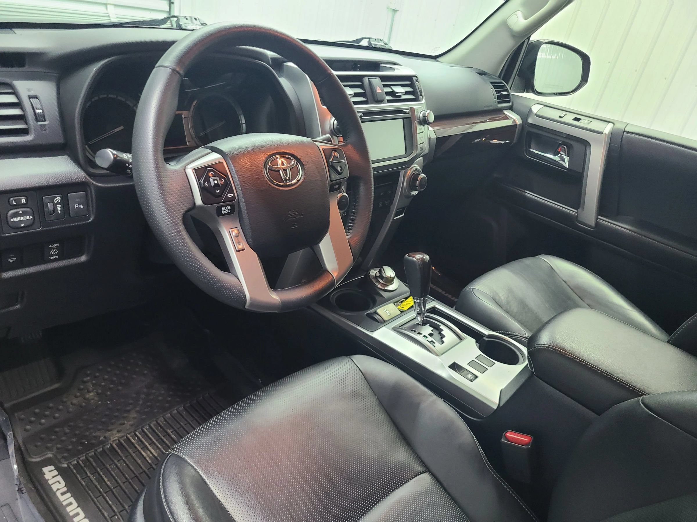 Used 2017 Toyota 4Runner Limited AWD/4WD image 24