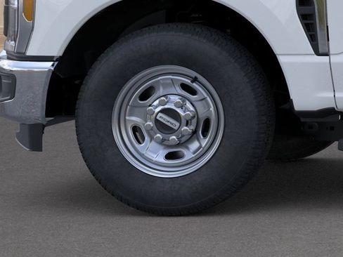 New 2026 Ford F250 XL w/ XL Chrome Package RWD image 20