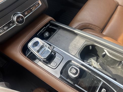 Used 2022 Volvo XC90 T8 Inscription image 24