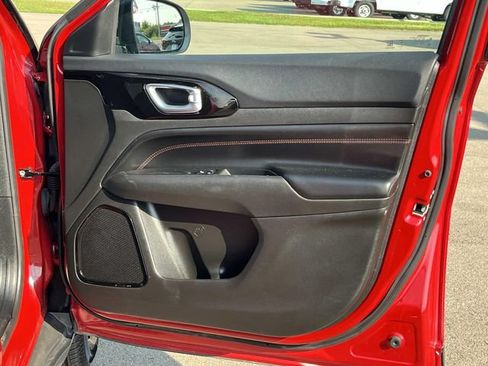 Used 2024 Jeep Compass Trailhawk AWD/4WD image 24