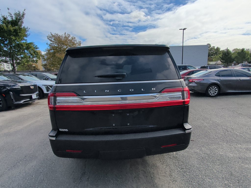 Used 2020 Lincoln Navigator L Reserve w/ Equipment Group 208A Reserve AWD/4WD image 4