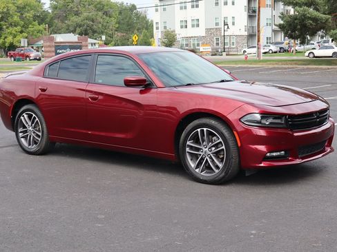 Used 2019 Dodge Charger SXT w/ Cold Weather Package image 2