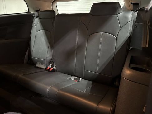 Used 2015 Chevrolet Traverse LT FWD image 23