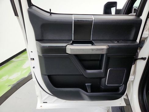 Used 2018 Ford F150 Platinum w/ Equipment Group 701A Luxury AWD/4WD image 26
