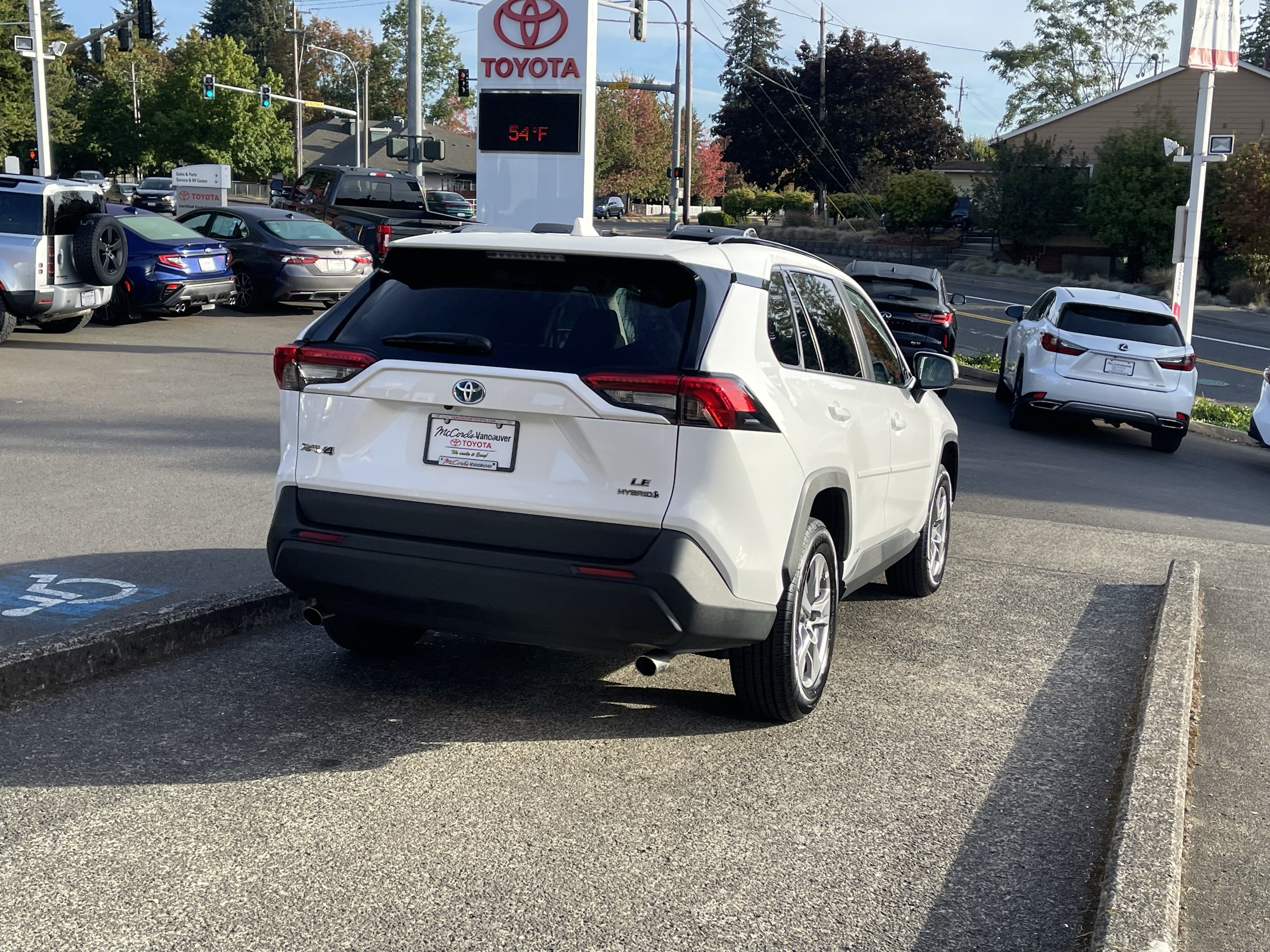 Certified 2024 Toyota RAV4 LE AWD/4WD image 6