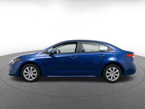 Used 2025 Toyota Corolla LE FWD image 4