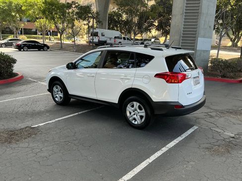 Used 2013 Toyota RAV4 LE FWD image 5