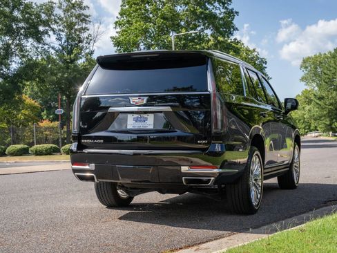 Used 2026 Cadillac Escalade Luxury w/ Touring Package AWD/4WD image 6
