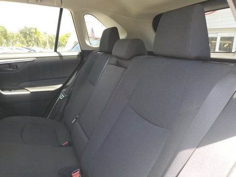 Used 2021 Toyota RAV4 LE FWD image 10