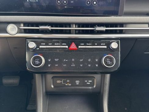 Used 2025 Hyundai Tucson Limited image 14