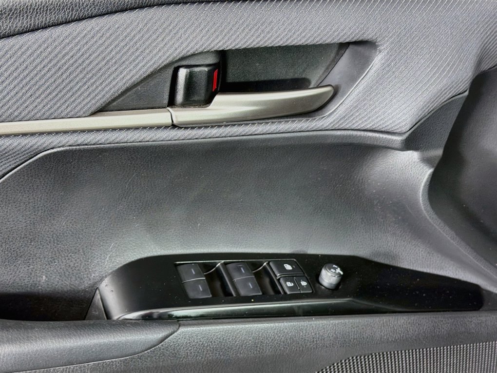 Used 2025 Toyota Camry SE FWD image 23