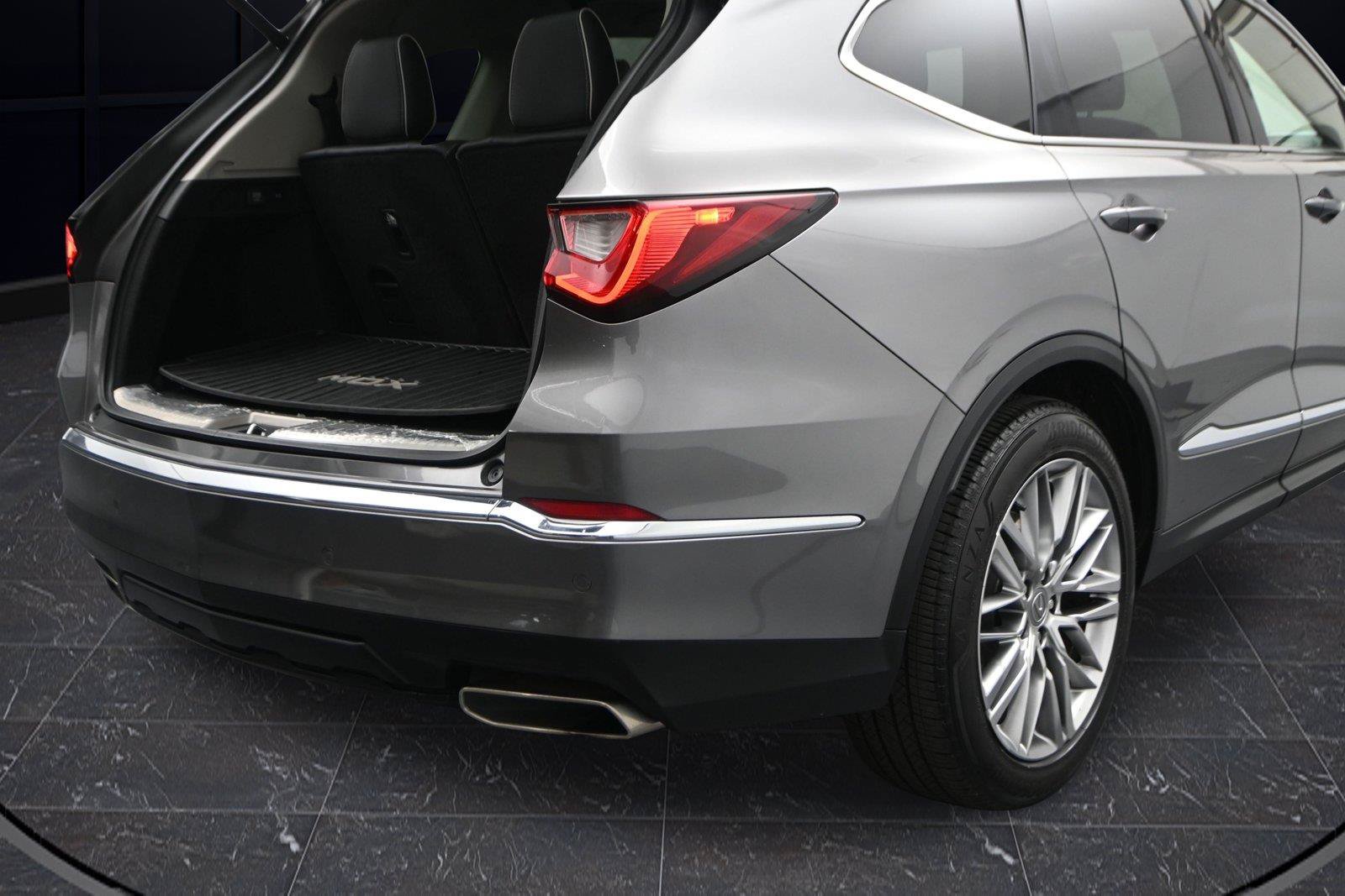 Used 2023 Acura MDX w/ Advance Package AWD/4WD image 13
