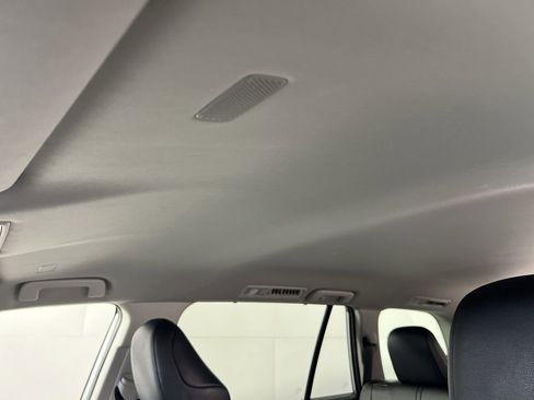 Used 2025 Toyota Grand Highlander FWD image 25
