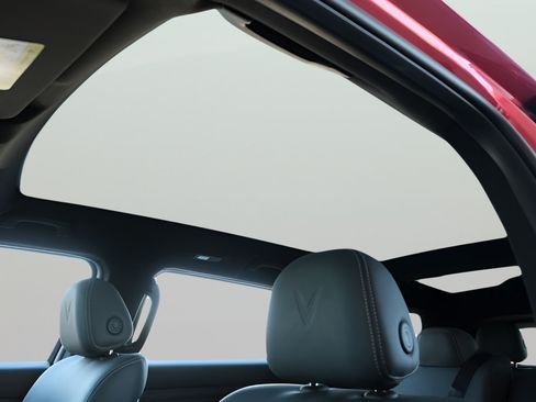New 2024 VinFast VF 9 Plus AWD/4WD image 10