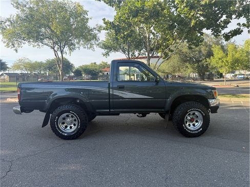 Used 1993 Toyota Pickup Deluxe AWD/4WD image 7