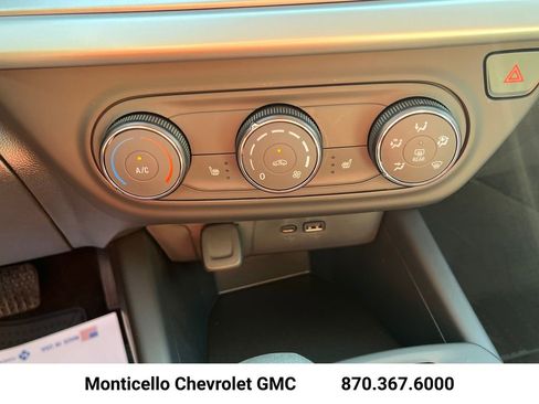 New 2026 Chevrolet Trax LS w/ LS Convenience Package FWD image 18