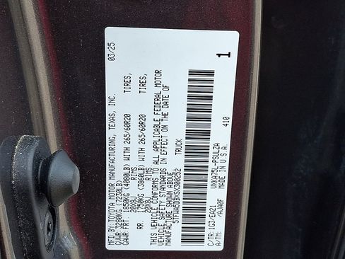 Used 2025 Toyota Tundra Limited AWD/4WD image 28