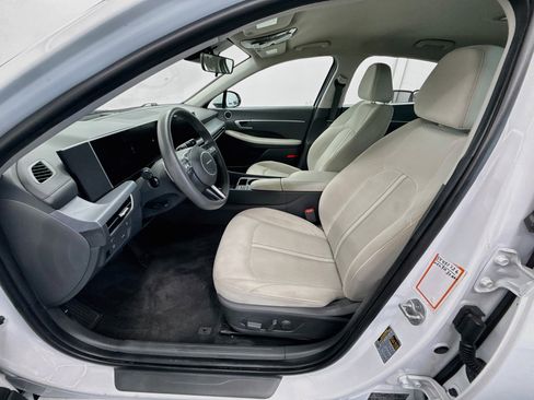 Used 2025 Hyundai Sonata SEL FWD image 13
