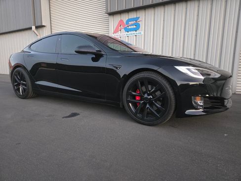 Used 2019 Tesla Model S Performance image 10