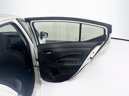 Used 2025 Nissan Versa SV FWD image 29