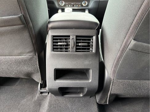 Used 2022 Mitsubishi Outlander ES image 32