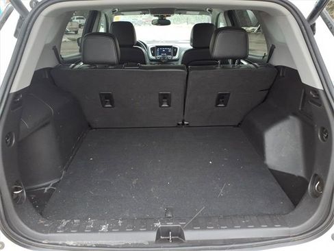 Used 2024 GMC Terrain SLT image 8