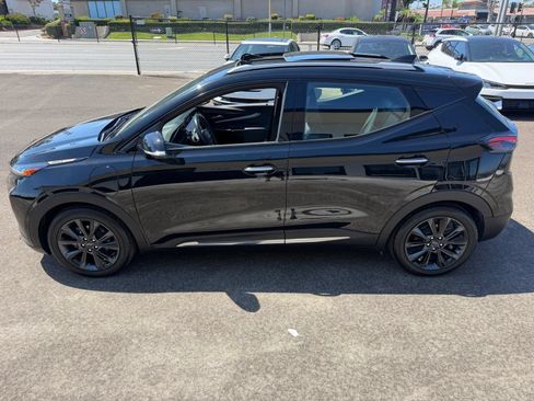 Used 2022 Chevrolet Bolt EUV Premier w/ Launch Edition FWD image 8
