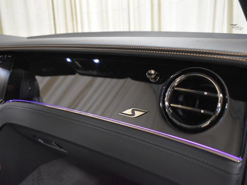 New 2026 Bentley Continental GTC AWD/4WD image 38