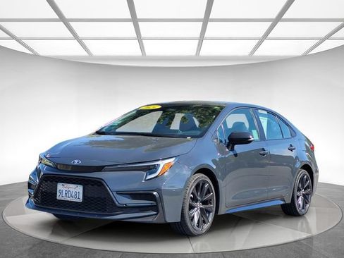 Used 2024 Toyota Corolla SE w/ SE Convenience Package FWD image 8