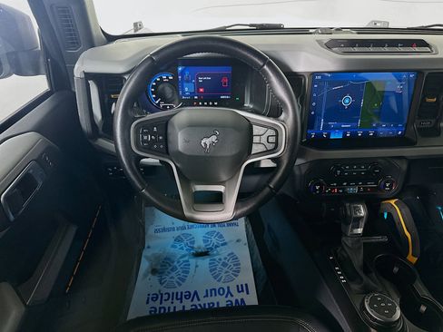 Used 2023 Ford Bronco Badlands image 21
