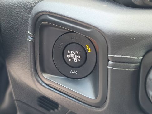 Used 2024 Jeep Wrangler Unlimited Sahara AWD/4WD image 31