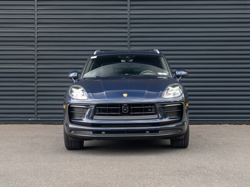 Used 2023 Porsche Macan AWD/4WD image 11