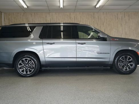 Used 2022 Chevrolet Suburban Z71 w/ Z71 Off-Road Package AWD/4WD image 6