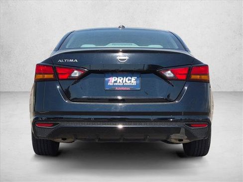 Used 2025 Nissan Altima 2.5 SV FWD image 6