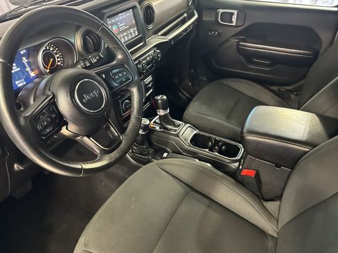 Used 2018 Jeep Wrangler Sport AWD/4WD image 14